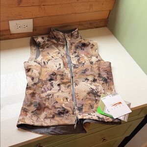 Sitka Women's Camo Vest Waterfowl Hunting